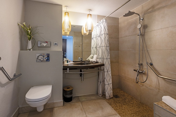 thalazur port camargue hotel chambre sdb 2019-002