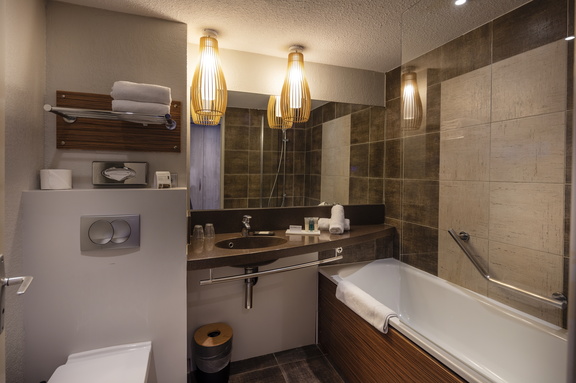 thalazur port camargue hotel chambre sdb 2019-111